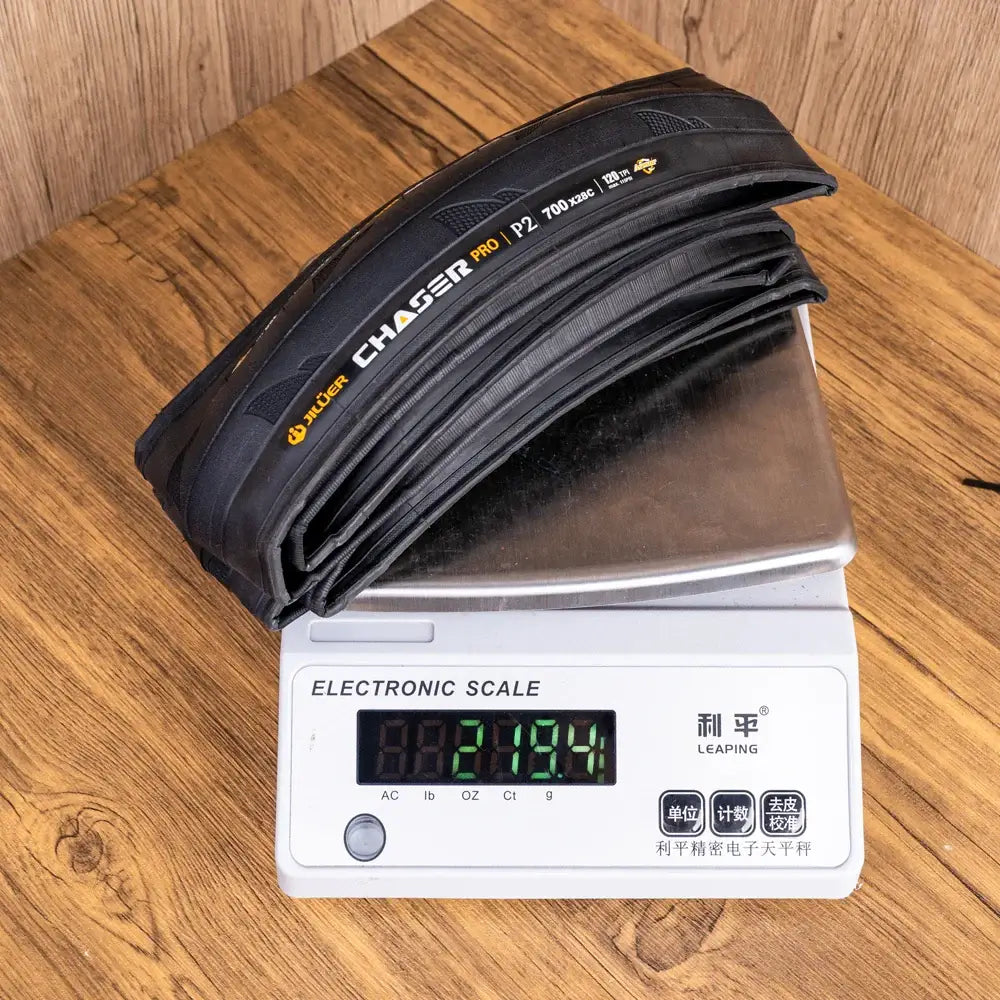 120TPI road bike tire with puncture protection