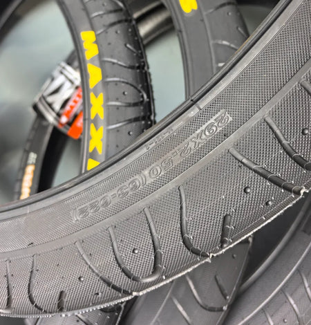 20 Inch Maxxis Hookworm Tire