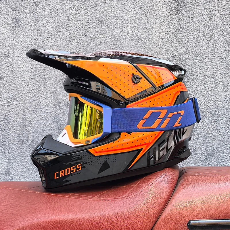 950 gram lightweight full face riding helmet