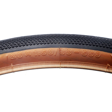 Bicycle tire with yellow edge