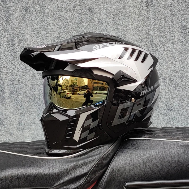 Classic touring motorcycle helmet