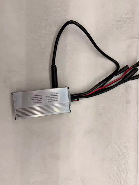 Clearly labeled wiring connectors on 48V 1000W e-bike motor driver