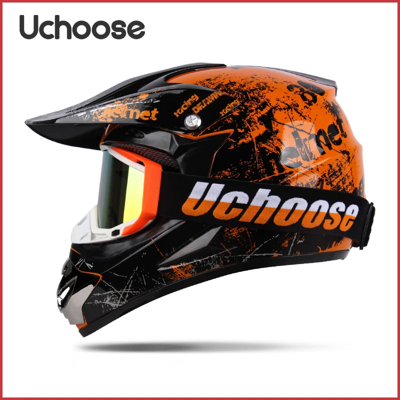 Comfortable fit child motorbike helmet