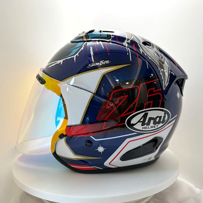 Lightweight sports bike helmet