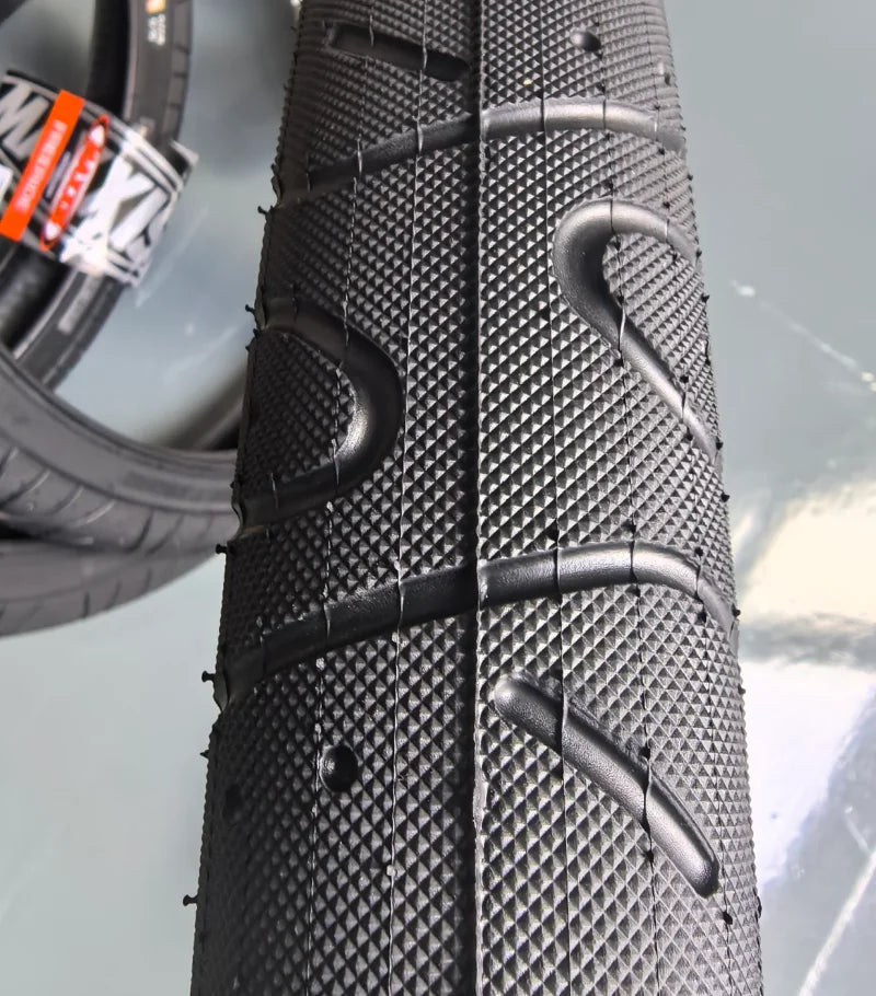Maxxis Hookworm Urban Bicycle Tire