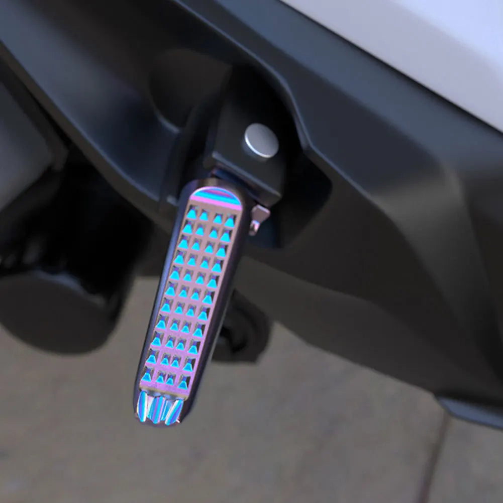 Motorcycle Rider Footrests Anti Slip Aluminum Design