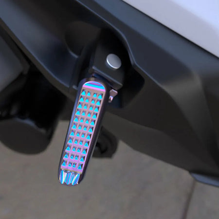 Motorcycle Rider Footrests Anti Slip Aluminum Design