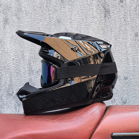 Protective bike helmet for daily and trail riding