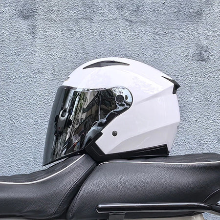 Interior breathable and removable padding of four seasons helmet