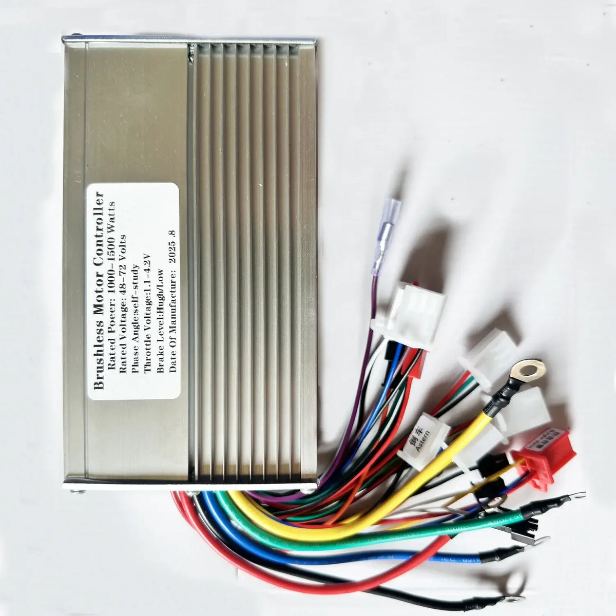 Side view of high-performance 1500W EV controller with advanced heat dissipation design