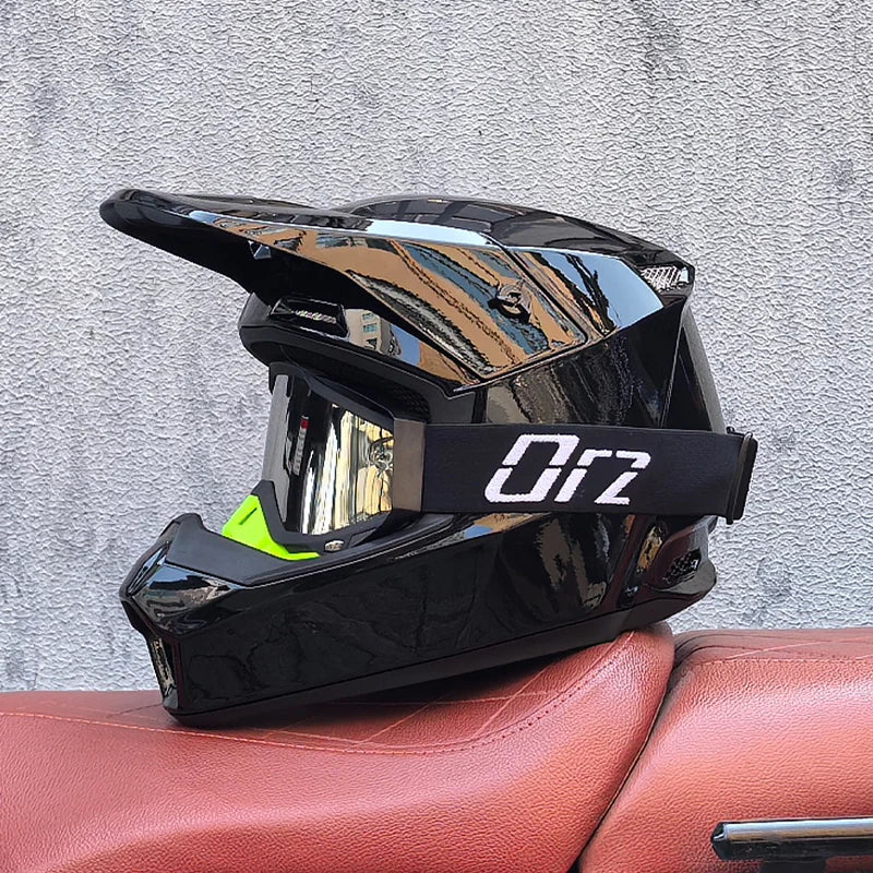 Solid build quality motorcycle safety helmet
