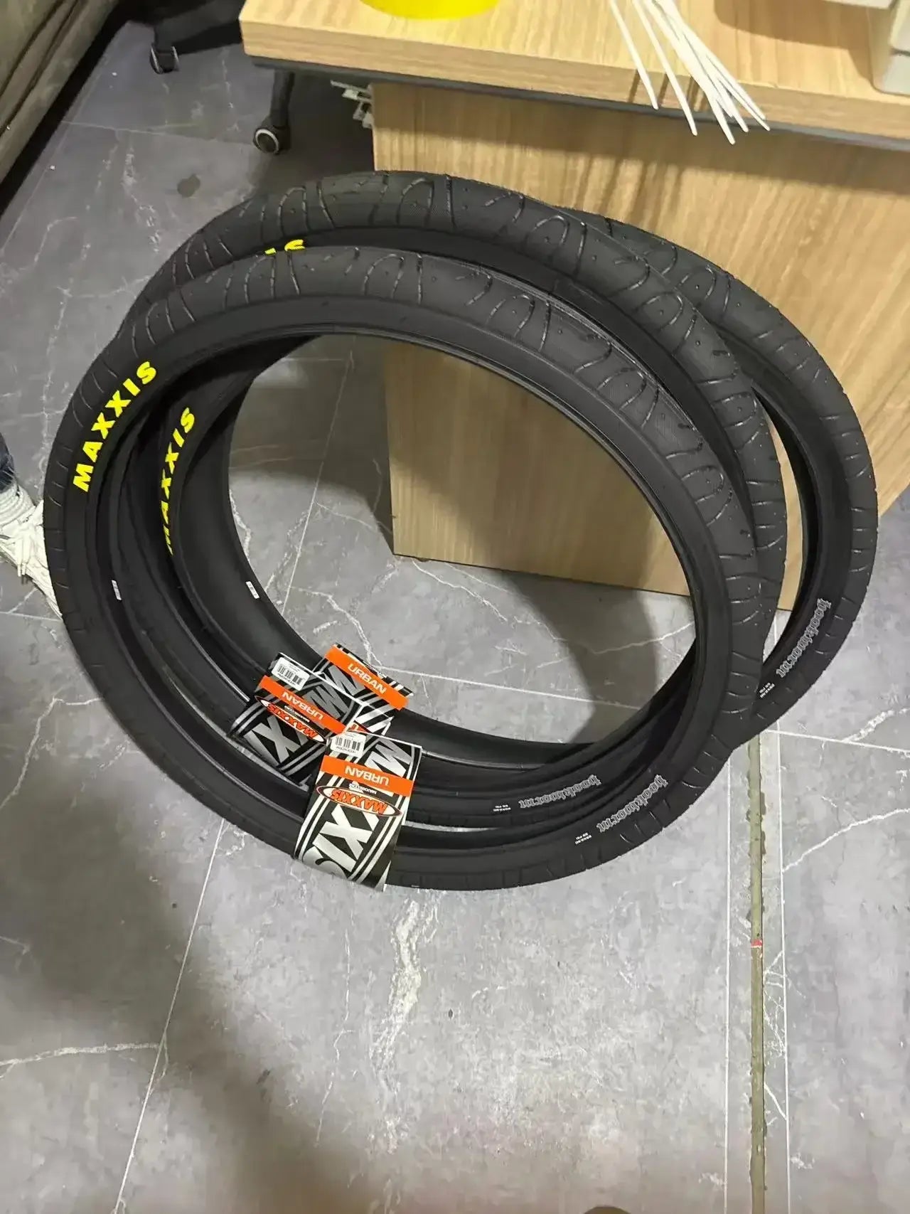 Strong grip dirt jump bike tire