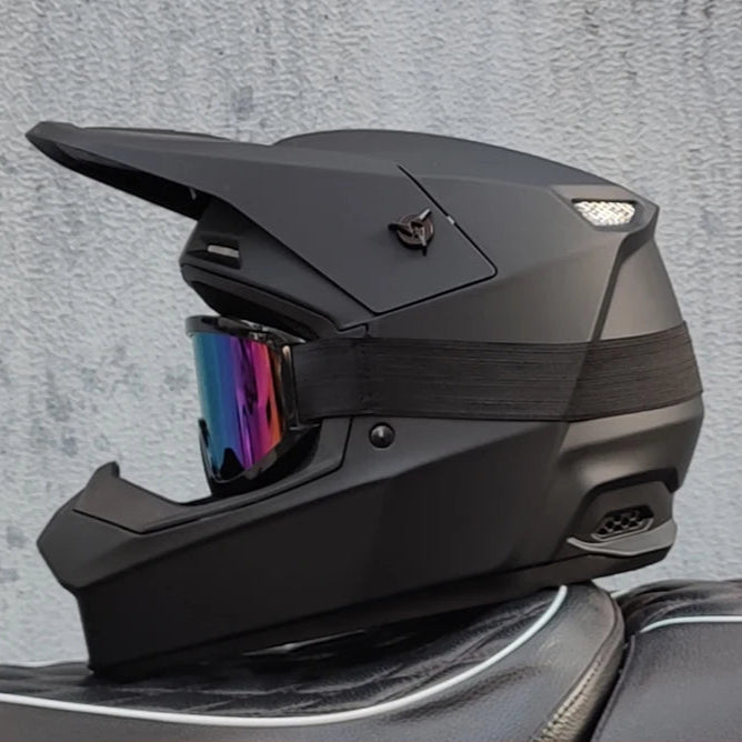 Unisex motorcycle helmet with secure snug fit design