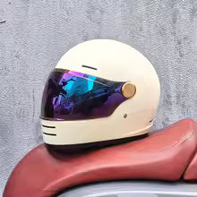 Vintage style unisex helmet with modern safety features
